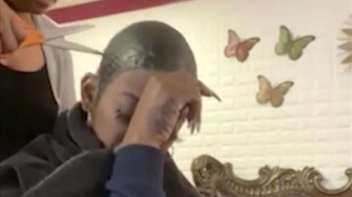 Woman Who Used Gorilla Glue On Her Hair Cuts Off Ponytail