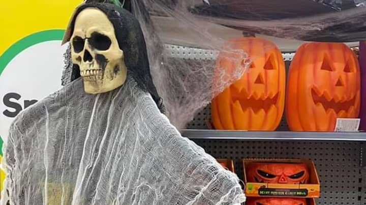 Aussie Mum Slams Woolworths For Scaring Her Kids With Halloween Decorations
