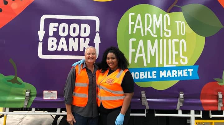 Lizzo Helps Out At Australian Foodbank Making Hampers For People Affected By Fires 