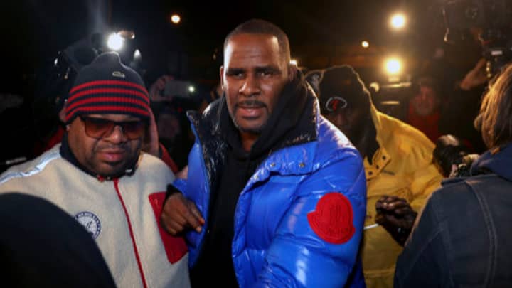 R. Kelly Turns Himself In To Chicago Police After Being Charged With Sexual Abuse