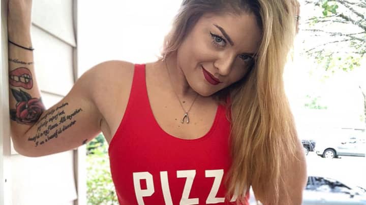 Meet The Mental Health Warrior Who Fuels Her Powerlifting With Pizza