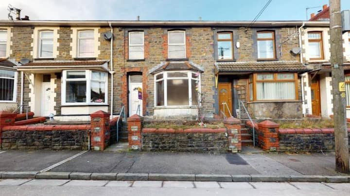 House Goes Up For Sale By Auction With £1 Guide Price