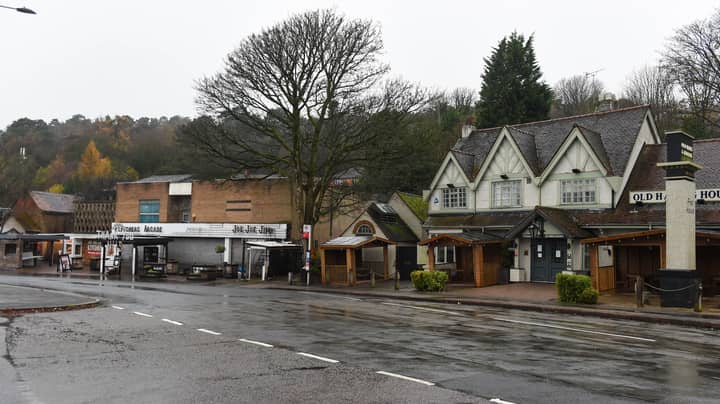 Pub Goers Angry After Tier System Sees One Pub Closed While Another 5m Away Can Open