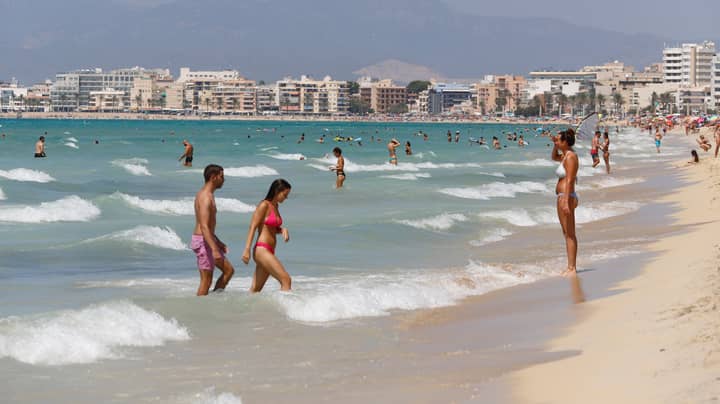 Majorca And Ibiza Offer To Welcome Tourists With Vaccine Passports