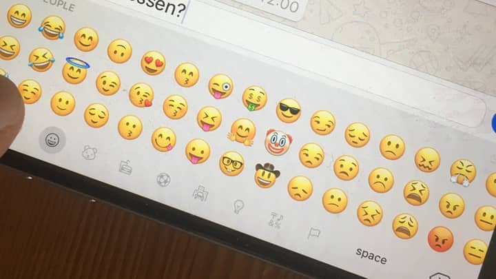 People Who Use Emojis Have More Sex And Get More Dates Than Those Who Just Use Words