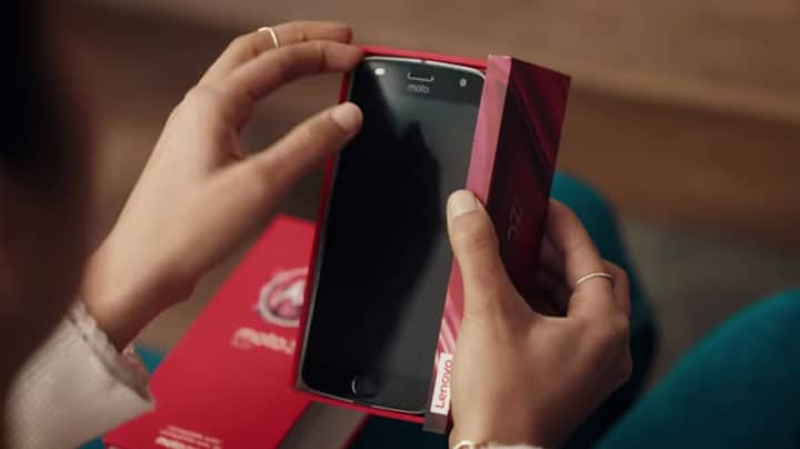 Motorola Chips In On Samsung And iPhone Rivalry With Cheeky Ad Of Its Own