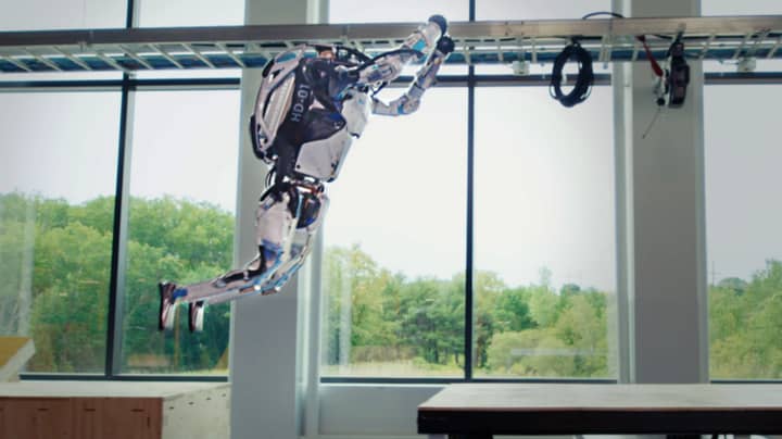 Boston Dynamics Shows How Two Atlas Robots Can Now Do Parkour