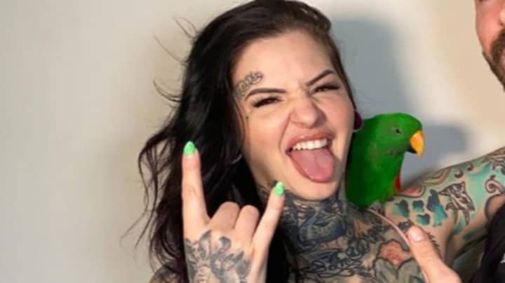 Model Who Showers With Parrot Insists It's 'Definitely Not A Fetish' 