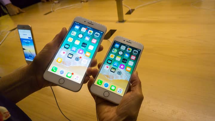 Apple Investigating Claims New iPhone Splits Apart When Charging 