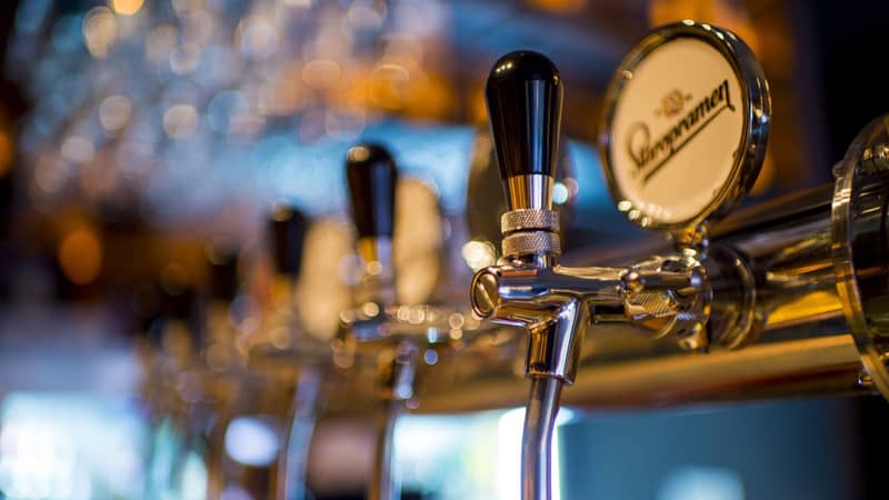UK Government Considering Keeping Pubs Closed In England For Five Months