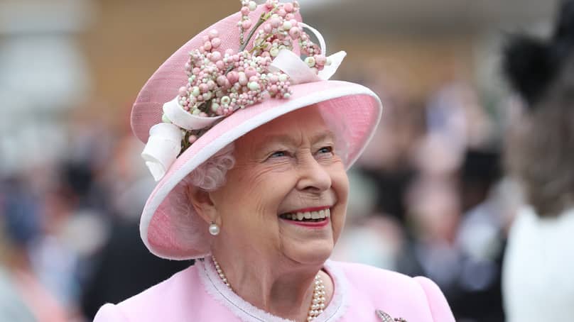Queen Elizabeth urges non-vaccine recipients to “think of others” after receiving Covid Jab